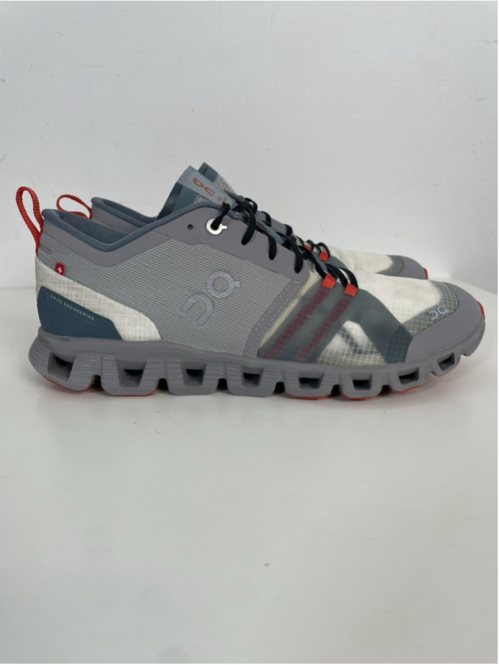On Cloud X Shift Running Shoes Womens 9 Athletic Sneaker Alloy Red Tide Mesh